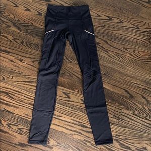 Black Lululemon leggings with pockets